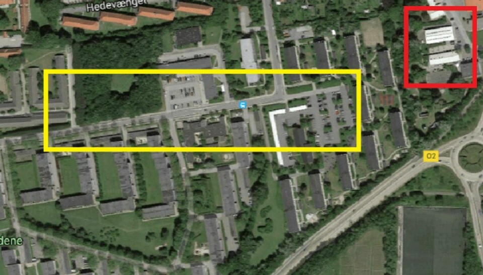 Lokke-forsøget fandt sted på Dommervænget i Roskilde (markeret med gul firkant), og pigen søgte til Hedeboparkens Fritidscenter (markeret med rød), hvor en ansat kontaktede politiet. Foto: Google Maps