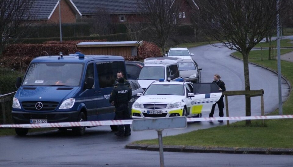 Familietragedie: Fire børn og to voksne fundet døde i villa
