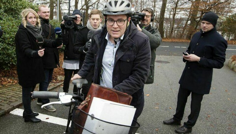 Brian Mikkelsen ankommer til Marienborg og forhandlingerne om den nye regering. Foto: Jens Astrup/Scanpix.