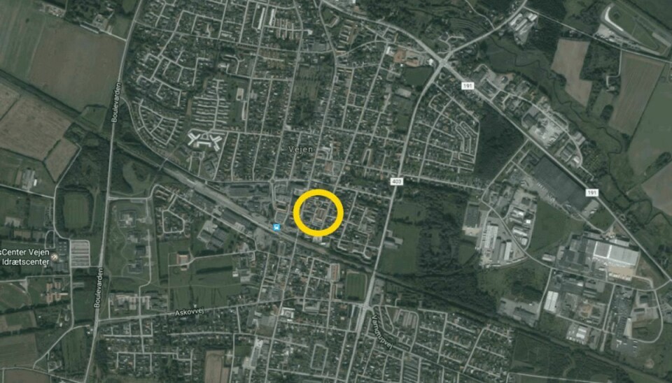 Mandag eftermiddag brugte en 24-årig mand tilfældige personer på Lindetorvet i Vejen som skydeskiver. Foto: Google Maps