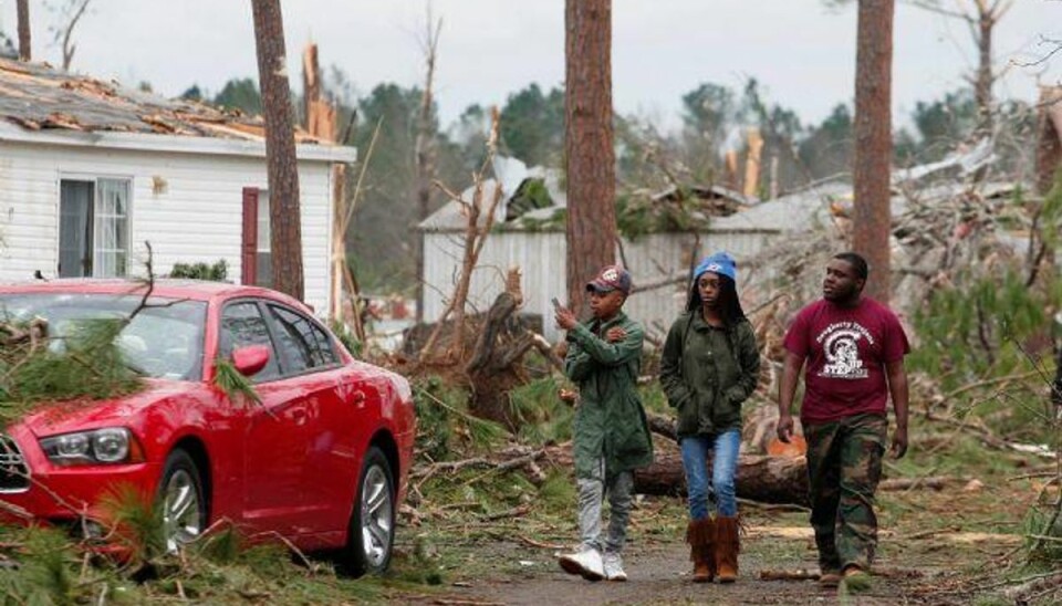 Weekendens tornadoer i USA har nu kostet 20 livet Delstaten Georgia blev hårdest ramt. Alene her er 15 mennesker bekræftet døde på tværs af fire amter. Foto: Tami Chappell/Reuters