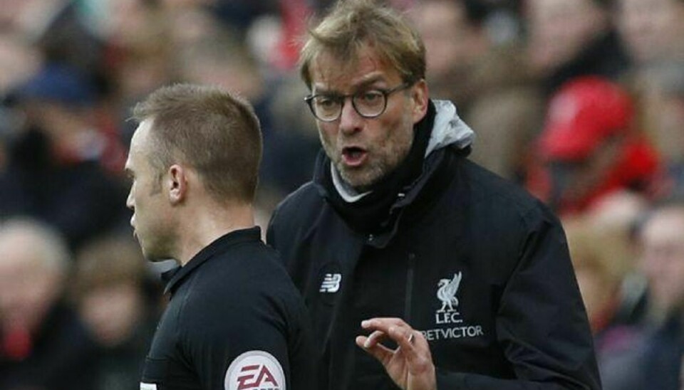 Jürgen Klopp og Liverpool er presset maksimalt før tirsdagens Premier League-kamp mod Chelsea. Foto: Phil Noble/Reuters