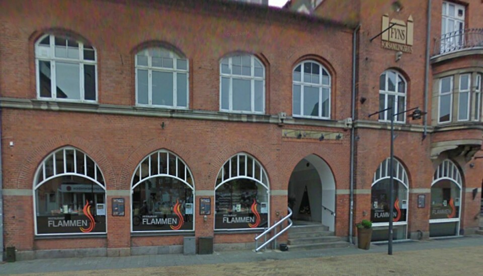 86 madforgiftet på kendt restaurant-kæde Det var på denne restaurant, hvor 86 personer blev syge 12. januar efter at have spist mad, der ikke var tilstrækkeligt opvarmet. Foto: Google Street View.