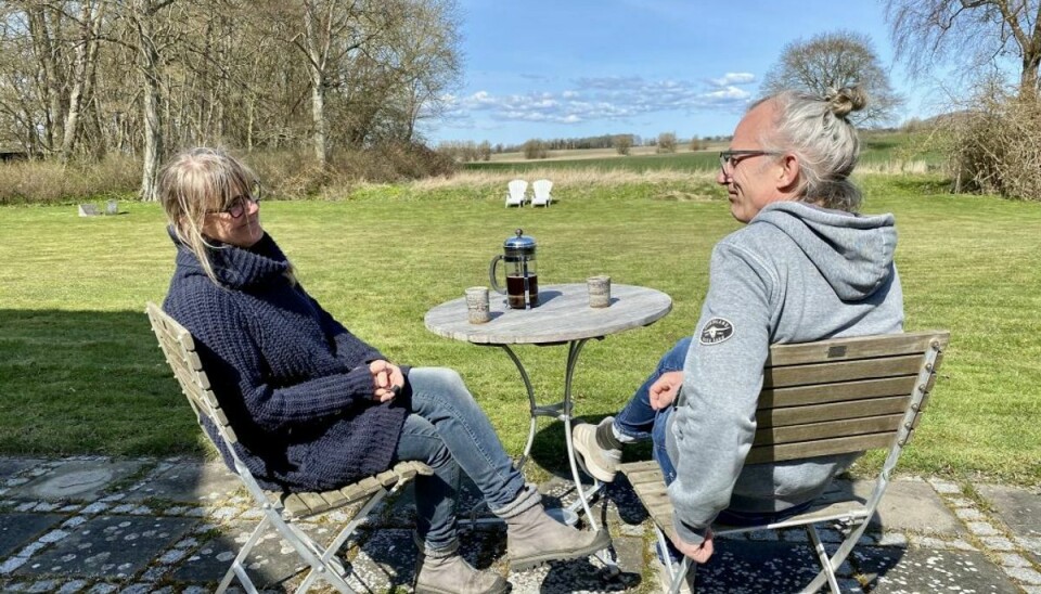 Rie Toft og Poul Hammann frygter at skulle sælge deres livsværk. Foto: TV2 Østjylland.