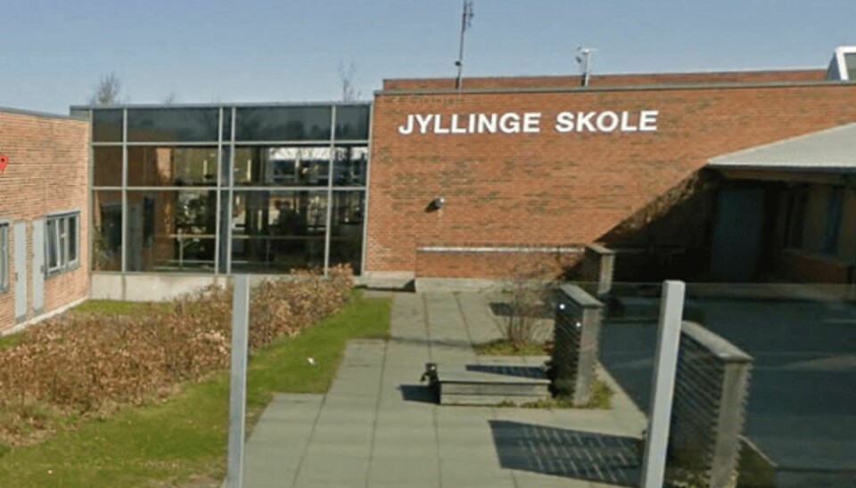 Det var her ved Jyllinge Skole, en mand tog ved en ni-årig dreng og forsøgte at lokke ham med. Foto: Google Street View.