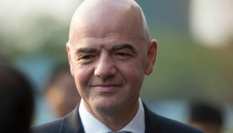 Fifa-præsident regner med videodommere til VM 2018 Fifas præsident, Gianni Infantino, varsler videodommere ved flere internationale fodboldturneringer i år. Foto: Ye Aung Thu/AFP