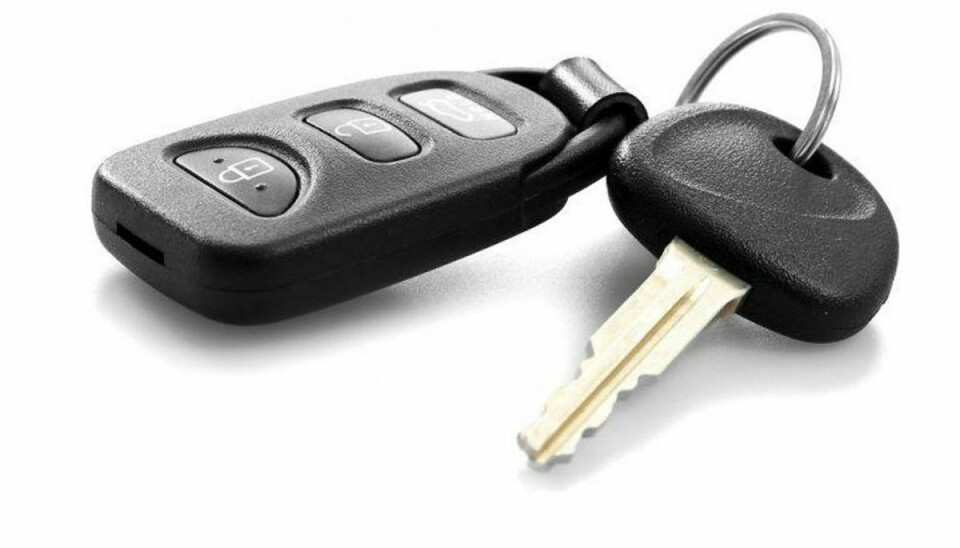 Du skal passe på med at låne din bilnøgle ud til folk, du kender, hvis ikke du har styr på, om de må køre bil til at starte med. Foto: Scanpix.