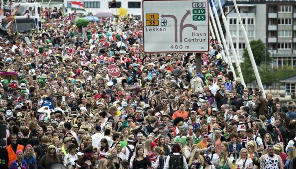 Omkring 50.000 mennesker deltog lørdag i Aalborg Karneval, vurderer politiet. Foto: Henning Bagger/Scanpix