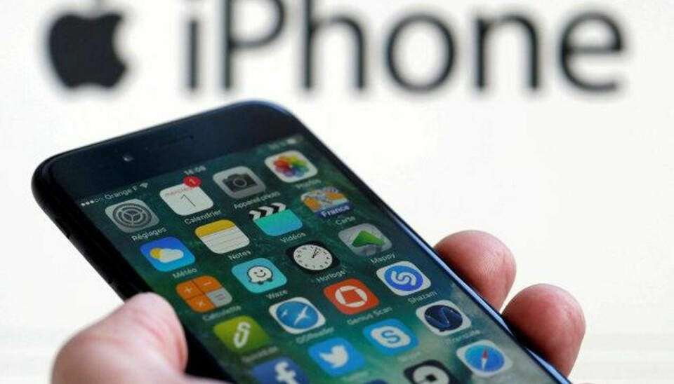 Apple-telefoner, der går i stykker inden for to år, skal erstattes med en fabriksny. Det har Apples forhandlere ifølge Forbrugerrådet Tænk stadig svært ved at levere. Foto: Regis Duvignau/Reuters