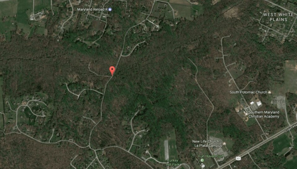 2-årig mast under væltet træ hans far netop havde fældet Den fatale fældning foregik her på Turkey Hill Road i La Plata, Maryland. Foto: Google Maps