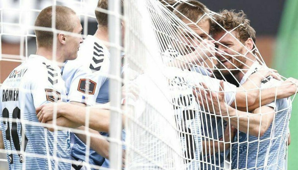 Jubel ved 2 – 0 til Sønderjydske – målscorer Johan Absalonsen (Sønderjyske 11) helt til højre. (Foto: Claus Fisker/Scanpix 2017)