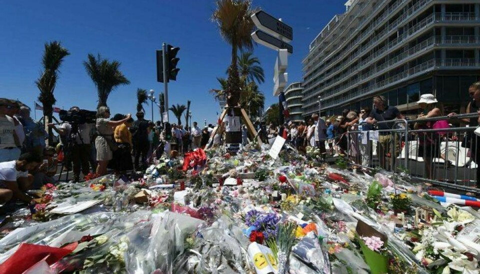 18 personer – heriblandt et barn – er stadig i livsfare efter terrorangrebet i Nice. Foto: BORIS HORVAT/Scanpix.