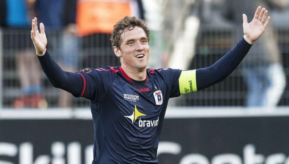 Viborg og AGF deler i underholdende nedrykningsbrag AGFs Morten Duncan Rasmussen udligner til 1-1 på straffespark. Kampen endte 2-2. Foto: Bo Amstrup / Scanpix.