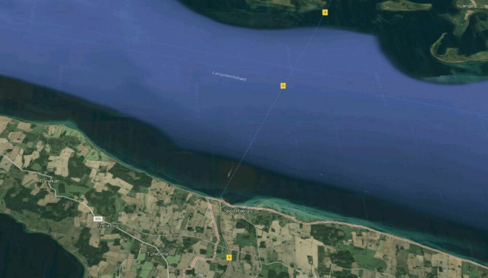 I havet ud for Spodsbjerg på Langeland frygtes en jolle at være kæntret med fire personer ombord. Foto: Google Maps