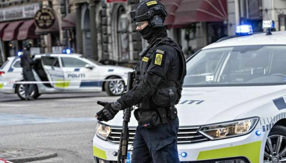 En 50-årig mand blev fredag eftermiddag skud af politiet. Lørdag fremstilles han i grundlovsforhør, sigtet for trusler mod politifolkene. Foto: Jens Nørgaard Larsen/Scanpix