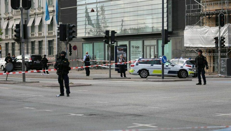 H.C. Andersens Boulevard blev afspærret efter skyderiet. Foto: Steven Knap/Droto.dk.