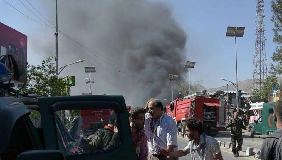 50 meldes dræbt eller såret efter voldsomt bombeangreb Et voldsomt bombeangreb har onsdag morgen rystet Kabuls ambassadekvarter. Foto: SHAH MARAI/Scanpix