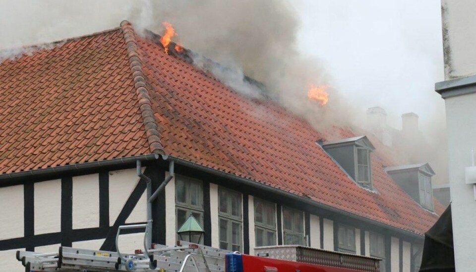 Vild brand hærger midtby