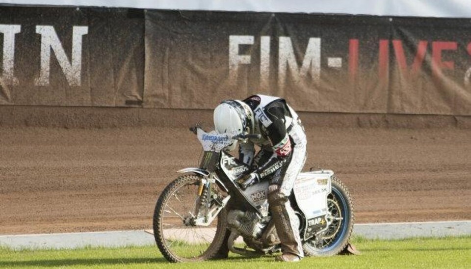 Dansk nedtur: Polak vinder i Horsens Peter Kildemand havde en skidt aften i Horsens. Her er han ramt af en defekt. Foto: Frank Cilius/Scanpix
