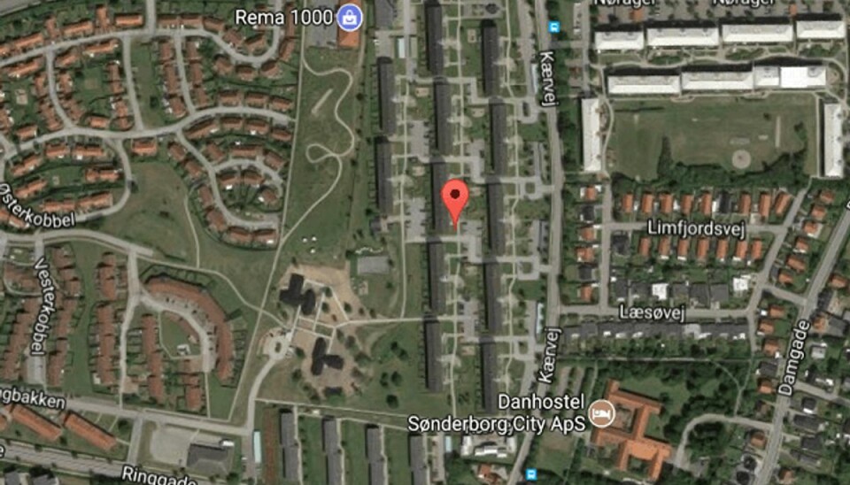 Stor politiaktion i boligområde Det er i dette boligområde i Sønderborg, hvor politiet er talstærkt tilstede. Foto: Google Maps.