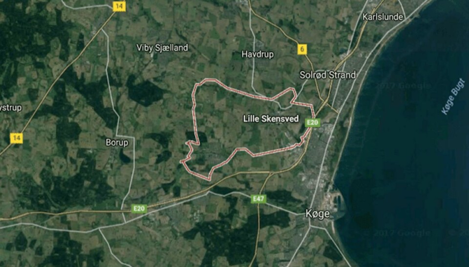 Fly nødlander efter vild flyvning Flyet nødlandede her ved Lille Skensved. Ingen kom til skade. Foto: Google Maps.