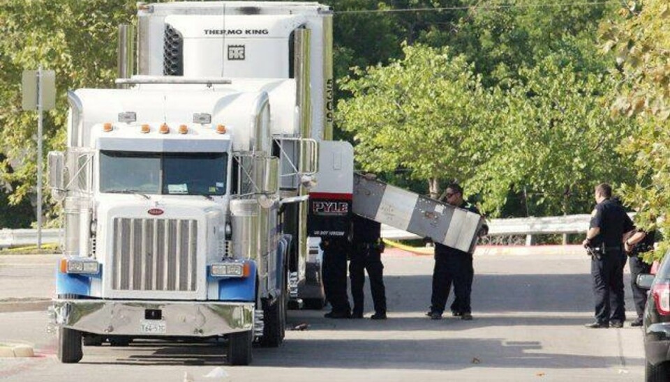 Ni omkom i steghed lastbil på Walmarts p-plads i Texas