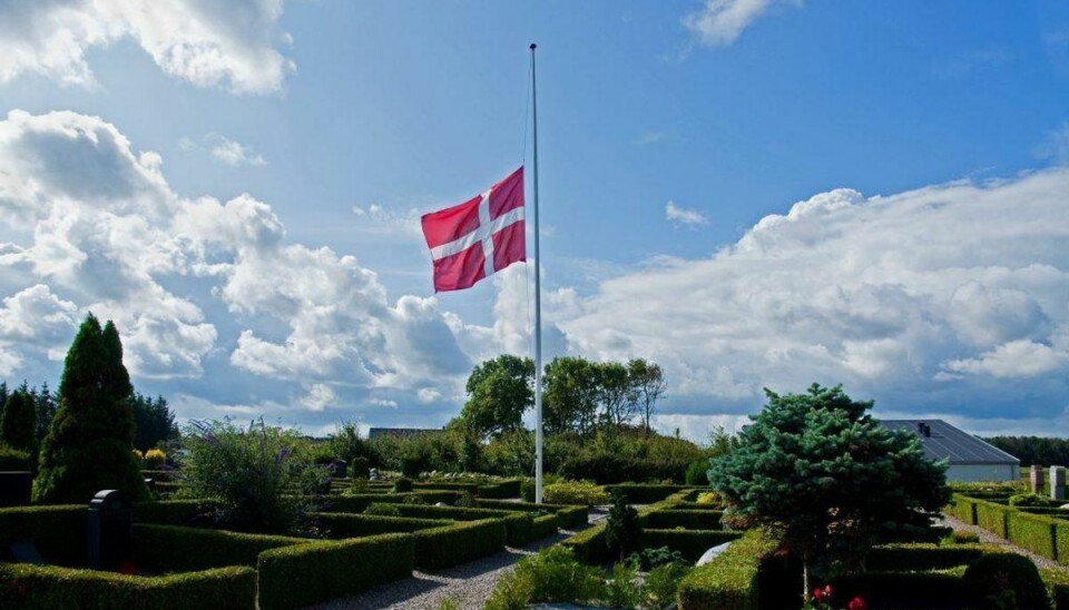 Efterlyst tyv fanget – et noget aparte sted Fangen stak af fra sine ledsagere – til sin egen mors begravelse. Foto: Colourbox.