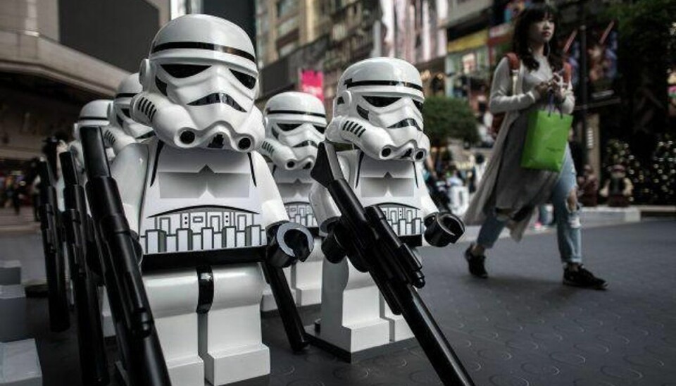 Forkert grå farve på klodser førte til milliontab for Lego Det var blandt andet i æsker med Lego Star Wars, at nogle af klodserne var blevet lysegrå i stedet for mørkegrå, som de skulle have været. Foto: Philippe Lopez/AFP