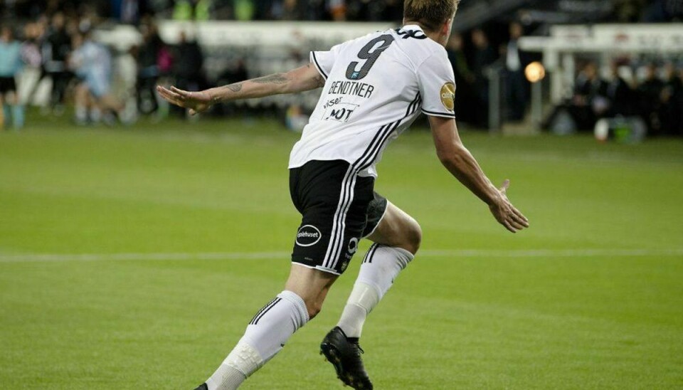 Nicklas Bendtner jubler efter sin scoring til 1-0 i Rosenborgs 3-2-sejr over Ajax. Foto: Ole Martin Wold/Scanpix.