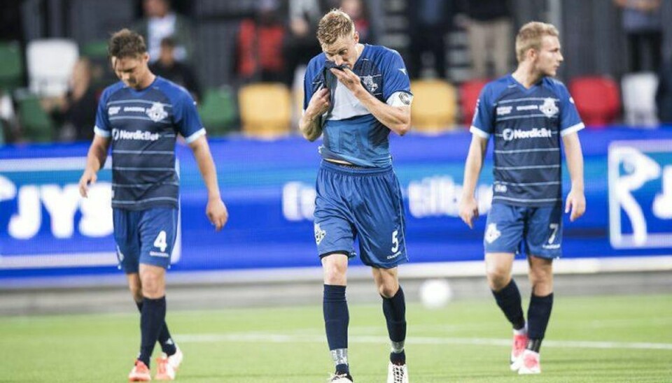 FC Nordsjælland og FC Helsingør i sjællandsk fodbold-opgør Spillerne fra Helsingør skal mandag i kamp mod Nordsjælland. Her ved fra venstre Martin Fisch (Helsingør 4), Andreas Holm (Helsingør 5) og Anders Holst (Helsingør 7). (Foto: Claus Fisker/Scanpix 2017)