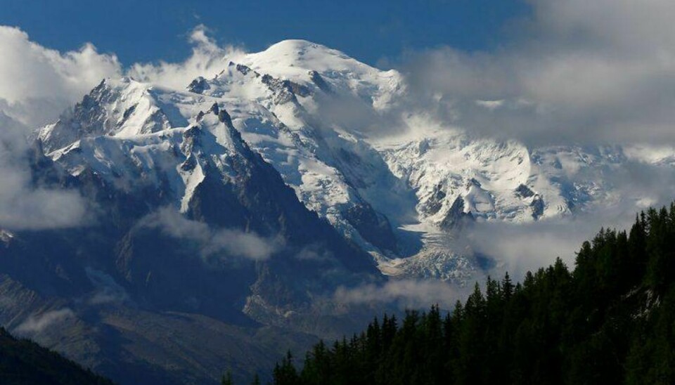 Tre frosne lig er dukket op på bjerget Mont Blanc. Foto: Denis Balibouse/Scanpix.