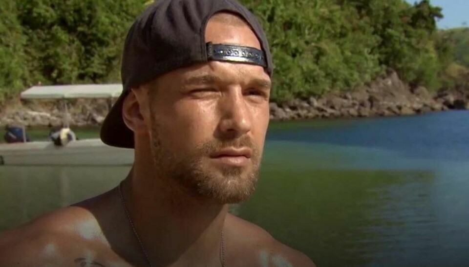 Robinson Ekspeditionen ramt af alvorlig snyd Mathias Lynge (2016) og Michael Backer (2013) samt en af årets nye deltagere, Andreas, tager ufine metoder i brug for at få stillet sulten. Foto: TV3.