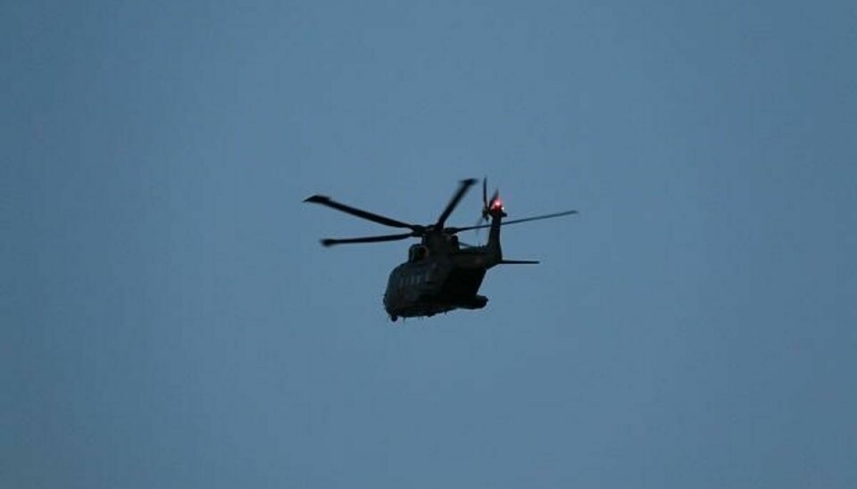 Også en helikopter var indsat i eftersøgningen af kvinden, der nu er død. Foto: Øxenholt Foto.