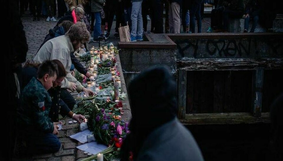 Mindehøjtidelighed for de to dræbte unge kvinder. Foto: Aleksander Klug/Scanpix.