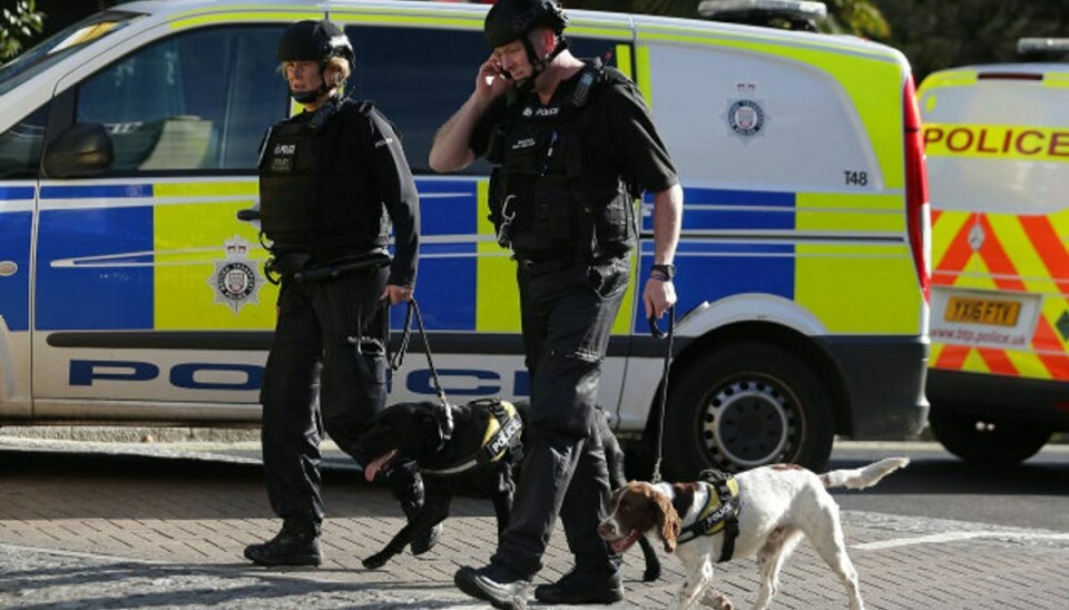 Britisk politi anholder 18-årig efter togbombe i London