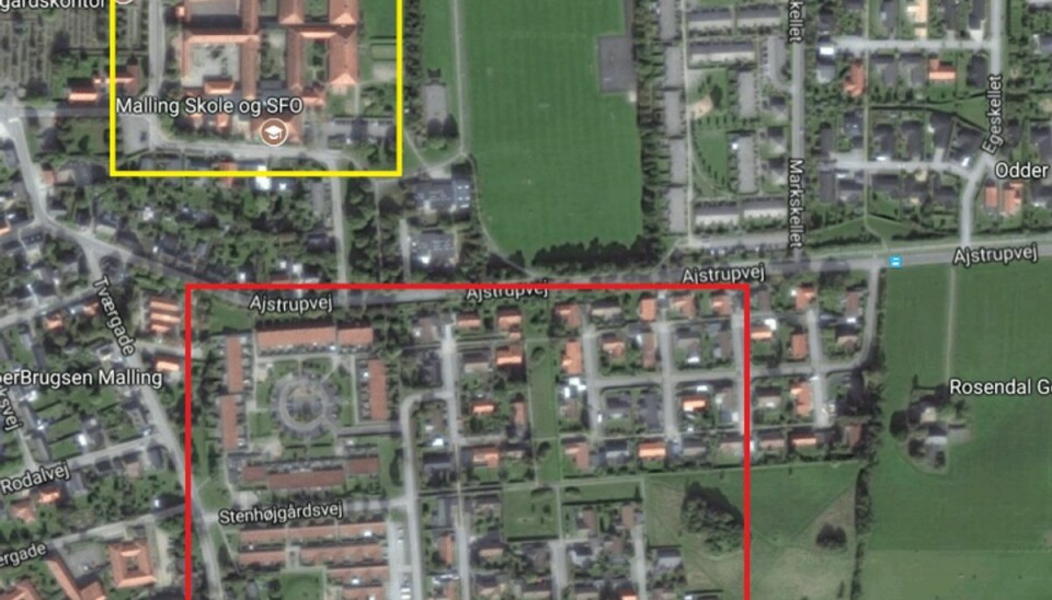 Pigen var på vej i skole (markeret med gul), da hun på en p-plads i det røde felt blev mødt af en klovn. Foto: Google Maps