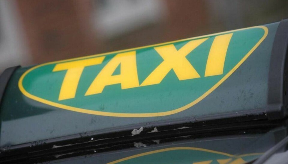 Taxa forfulgt af vanvidsbilister i vild biljagt En taxa blev i nat jagtet af to bilister, efter chaufføren havde givet dem ‘det lange lys’. Foto: Elo Christoffersen/Newsbreak.dk