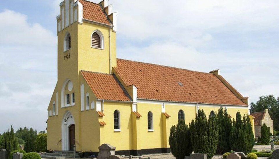 Fisker død i frygtelig ulykke til havs: Kutteren sank med det samme Østerby Kirke, Læsø. Her blev fiskeren bisat. Foto: Scanpix