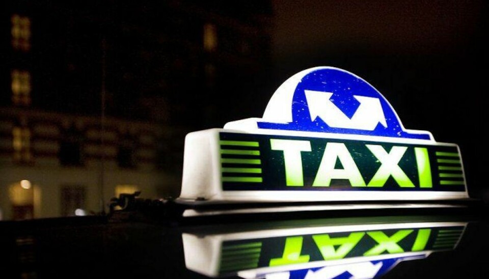 Ung mand kørte i taxa fra Vejle til Randers: Han havde bare ingen penge Sikke en tur for en taxachauffør. Der er nemlig langt fra Vejle til Randers. Arkivfoto: Scanpix