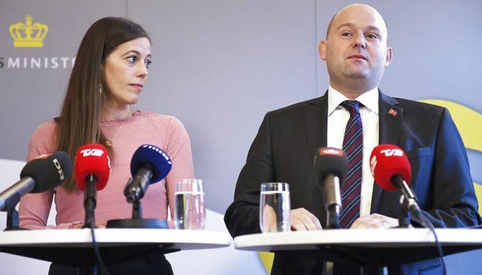 Pape vil have konsekvens: Sådan vil han straffe 12-årige kriminelle Søren Pape Poulsen (K) og børne- og socialminister Mai Mercado (K) præsenterer på et pressemøde i Justitsministeriet regeringens nye udspil om indsatsen mod ungdomskriminalitet. Foto: Liselotte Sabroe/Scanpix