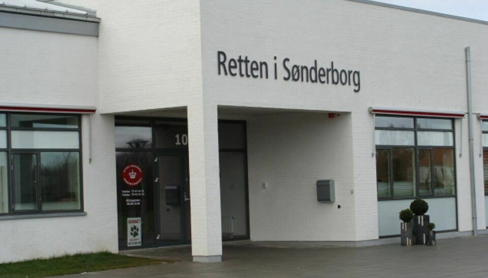 En enigt nævningeting i Retten i Sønderborg har fundet en 46-årig mand skyldig i årelangt seksuelt misbrug og voldtægt af sin egen datter. Han har anket dommen til landsretten. Foto: Domstolsstyrelsen/Free