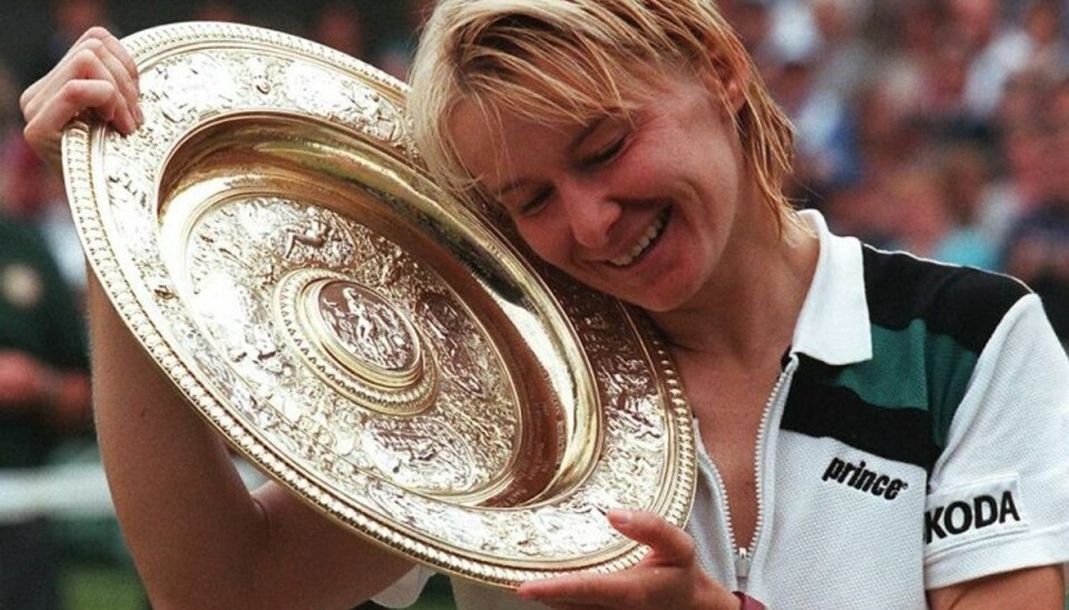 Seksdobbelt Wimbledon-mester er død: Blev kun 49 år Jana Nvotna er død af kræft i en alder af blot 49 år. Her ses hun efter sin sejr i Wimbledon i 1998. Foto: PASCAL PAVANI