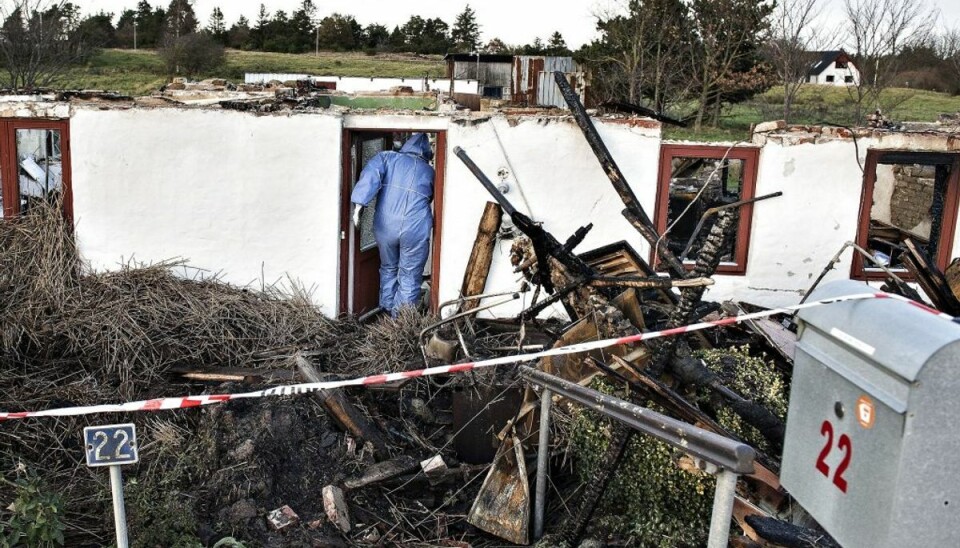 Brande hærgede for over 20 millioner kroner: Tidligere brandmand er dømt i sagen En af de brande, manden var tiltalt for, gik ud over dette hus. Den brand blev manden ikke dømt for at have påsat. Foto: Henning Bagger/Scanpix.
