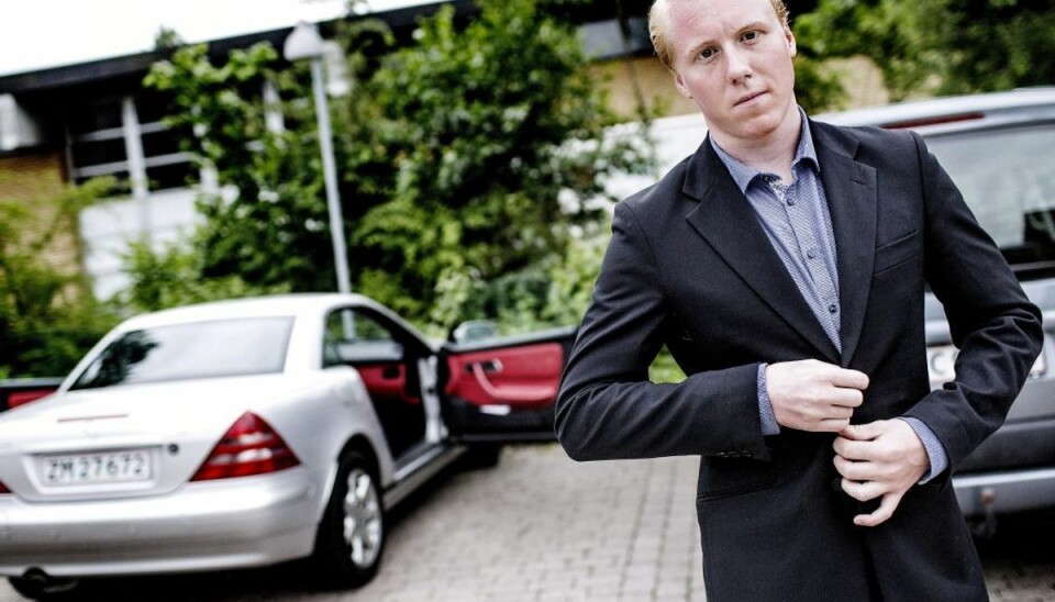 Mads Dinesen er blandt de danskere, der blev kendt i offentligheden, fordi de svindlede og udgav sig for at være noget andet, end det de var i virkeligheden. Foto: Scanpix. Mads Dinesen er blandt de danskere, der blev kendt i offentligheden, fordi de svindlede og udgav sig for at være noget andet, end det de var i virkeligheden. Foto: Scanpix.