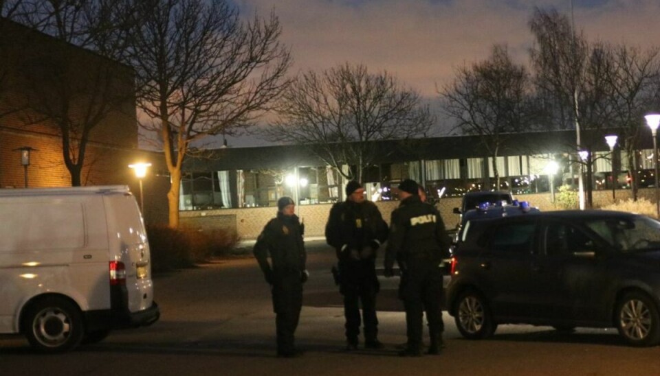 Det er angiveligt en kvinde, der er blevet udsat for seksuelle krænkelser. KLIK VIDERE OG SE FLERE BILLEDER FRA AKTIONEN. Foto: Presse-fotos.dk. Det er angiveligt en kvinde, der er blevet udsat for seksuelle krænkelser. KLIK VIDERE OG SE FLERE BILLEDER FRA AKTIONEN. Foto: Presse-fotos.dk.