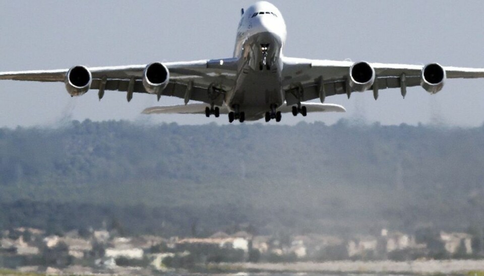 Gigantisk fly på vej til New York udsender melding om nødsituation i luften En Airbus 380, som denne, fra Etihad er nødlandet på Island. Arkivfoto