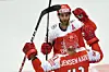 Frans Nielsen og Jesper Jensen Aabo jubler her over en scoring 3-1-sejren over Sydkorea tidligere under VM i ishockey. Tirsdag gælder det Letland i den sidste VM-gruppekamp, og spillerne i den danske lejr er meget bevidste om, at de skal spille bedre end mod sydkoreanerne, hvis Letland skal besejres. Foto: Joe Klamar/AFP
