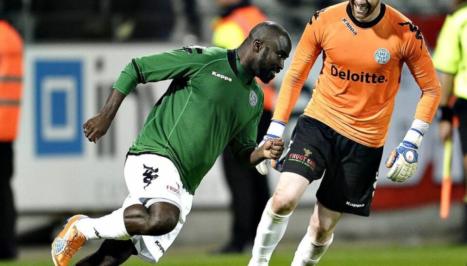 Razak Pimpong har netop scoret for Viborg FF i en pokalkamp tilbage i 2011 mod Aab. Arkivfoto: Henning Bagger/Scanpix Razak Pimpong har netop scoret for Viborg FF i en pokalkamp tilbage i 2011 mod Aab. Arkivfoto: Henning Bagger/Scanpix