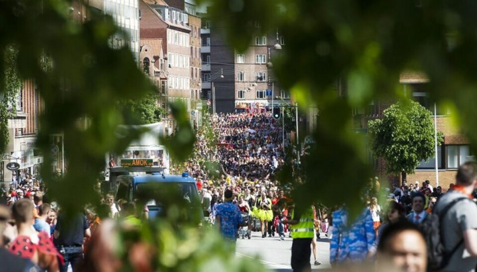 Voldtægt midt i byen under byfest