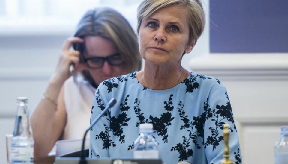 Socialdemokrater frygter trafikalt ragnarok ved FM-lukning Kulturminister Mette Bock (LA) vil lukke FM-båndet i 2021. Det vil fremskynde overgangen til digital radio, mener regeringen. Med digital radio er der plads til flere kanaler, end der er på FM-båndet. Hidtil har det været planen, at FM-båndet skulle lukkes, to år efter, at halvdelen af radiolytningen var digital. Men nu skal det altså ske senest i 2021, mener regeringen. Foto: Jonas Olufson/arkiv/Scanpix